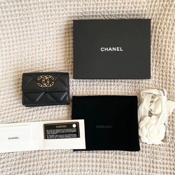 Authentic CHANEL 19 Small Flap Tri-fold Wallet Black - Picture 2 of 10